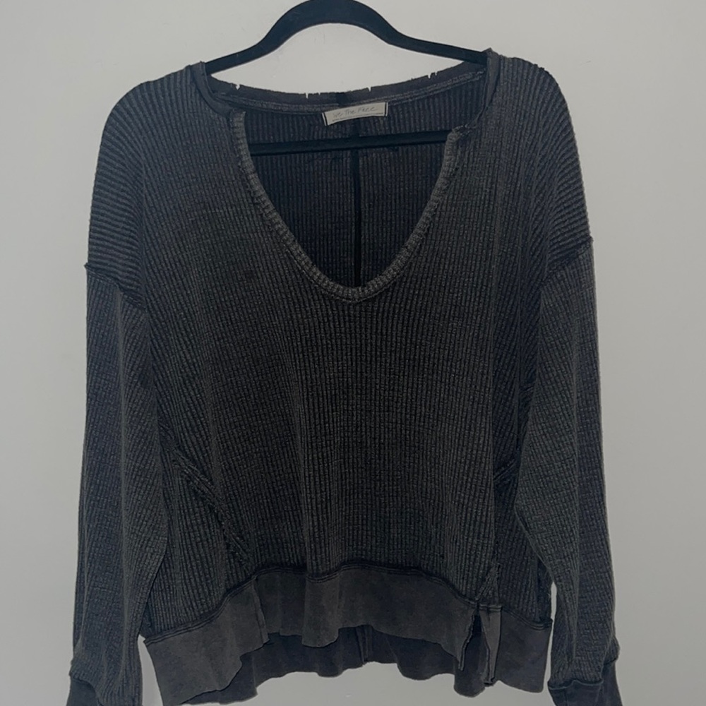 We The Free women’s size XS gray long sleeve v neck super flowy shirt. NWOT